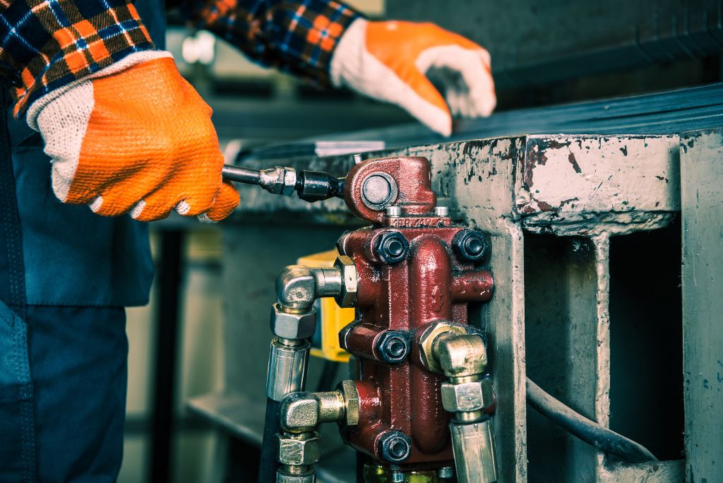 draining a hydraulic fluid