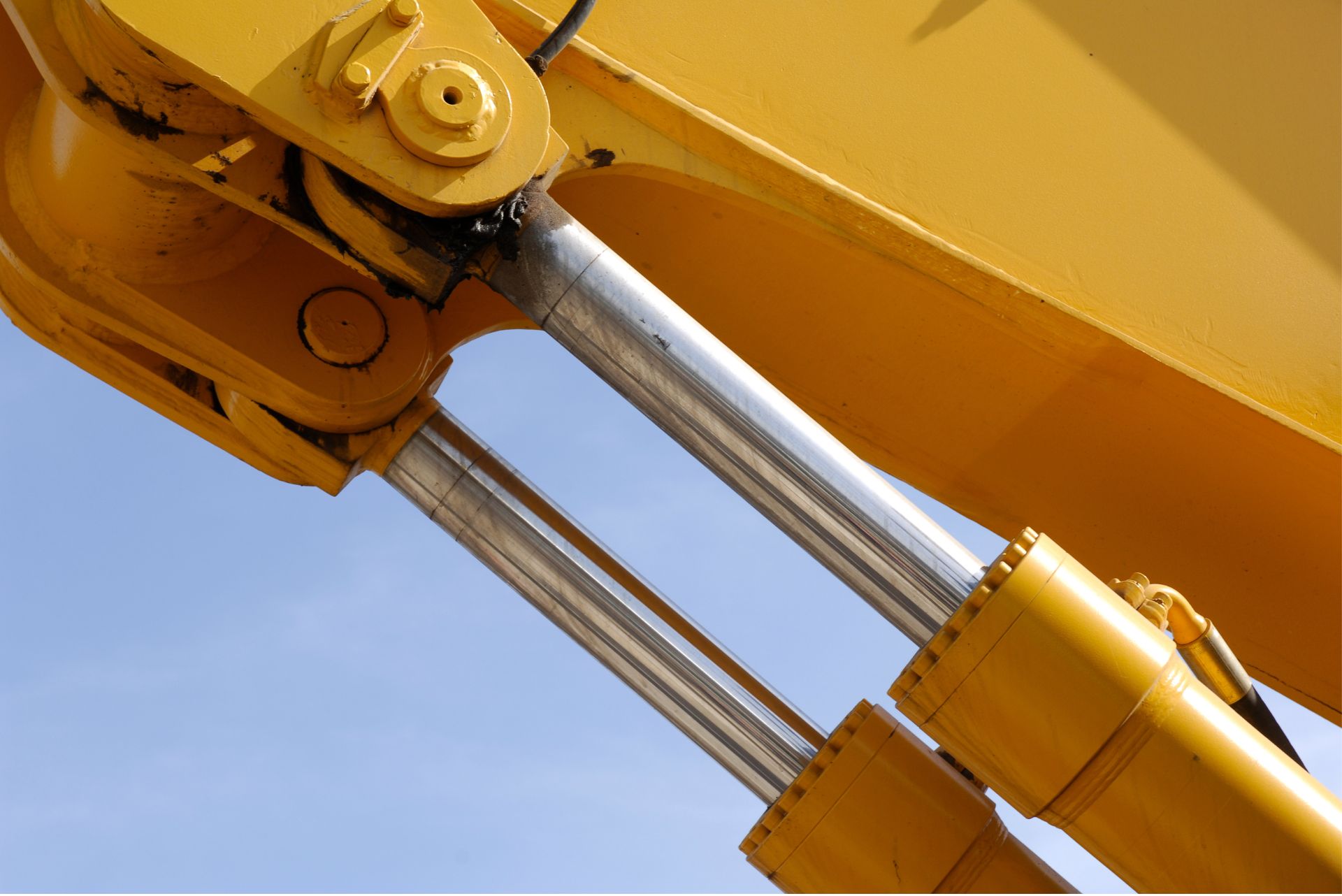 hydraulic fluid running in a hydraulic machine